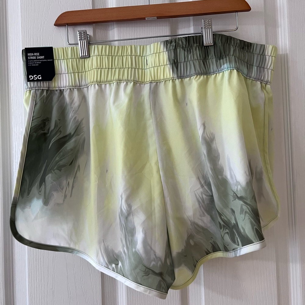 NWT DSG Women's Green and Gray Shorts with liner and elastic waist XL